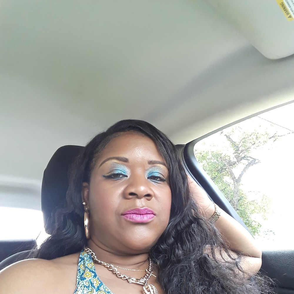 Meet your Posher, Lydetra